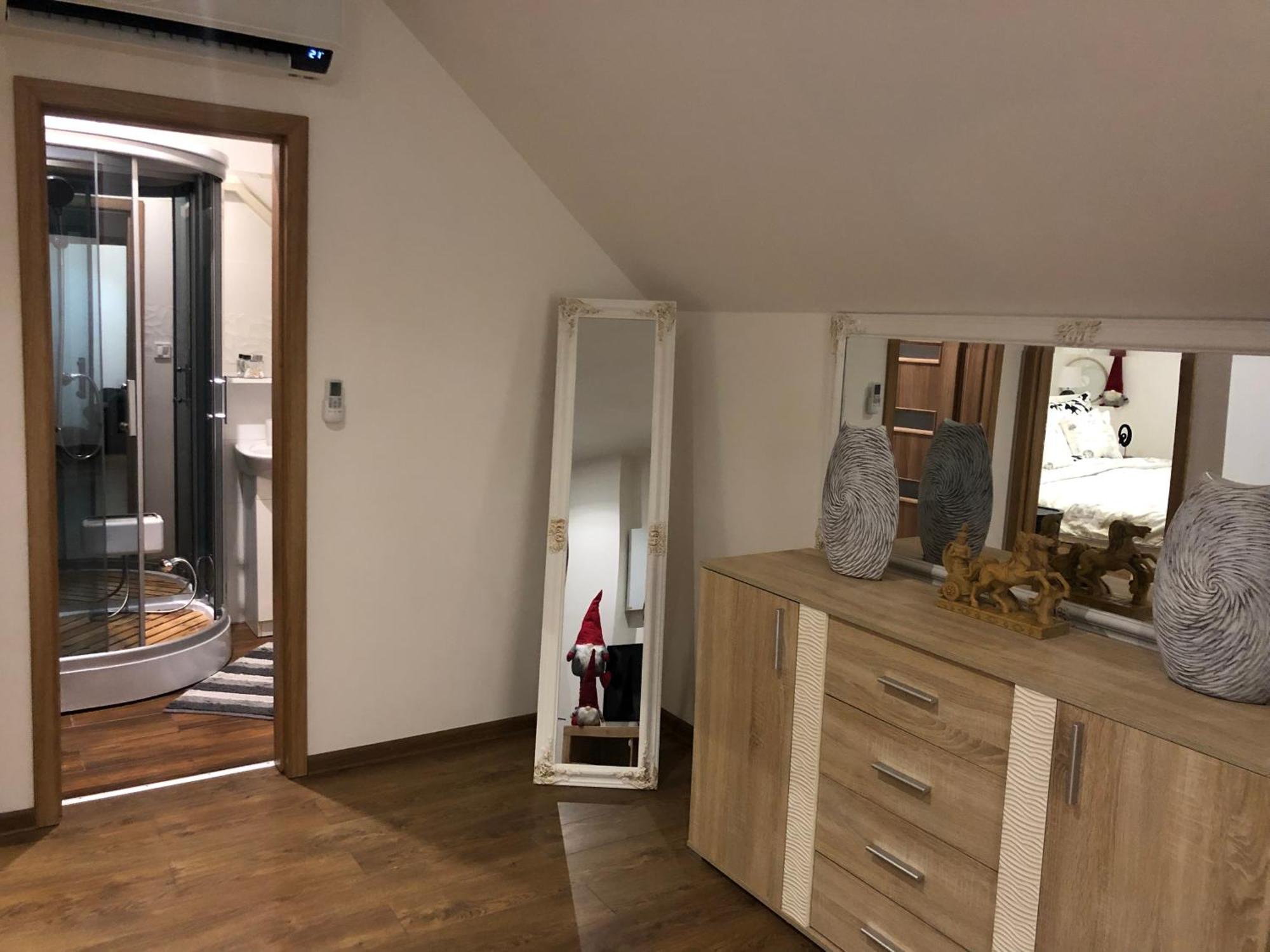 Apartment Zvonarska With Parking Košice Eksteriør billede
